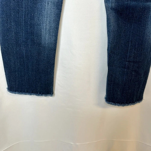 Vigoss Womens Chelsea Heritage Capri Jeans Embroidered Gems 1/2 - Picture 7 of 16